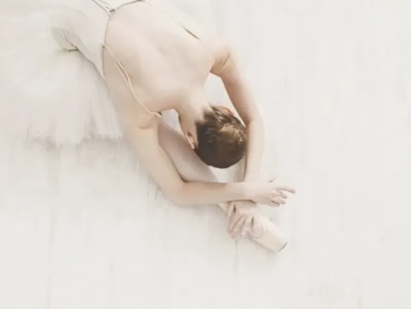 Dansebutikken Andet Til Ballet-Balletplakat med flot balletdanser