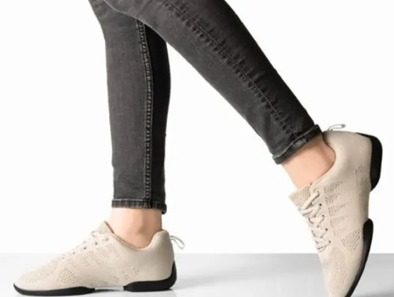 Dame Dansebutikken Salsasko Damer|Swingsko Damer-Beige dansesneaker i åndbar strik til damer - Suny