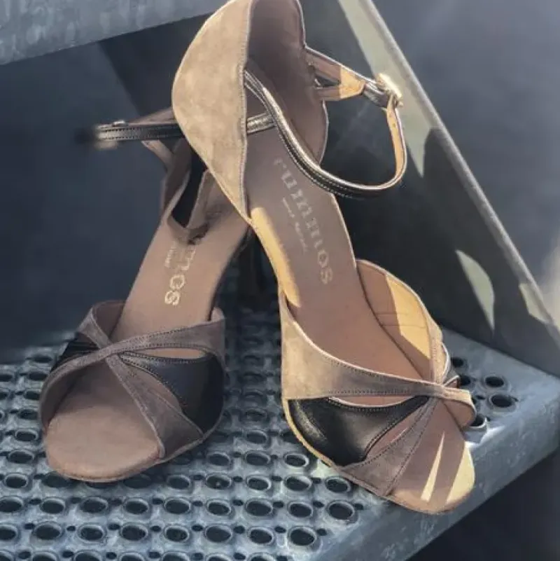 Dame Dansebutikken Brudesko|Salsasko Damer-Beige/brun ruskinds dansesko 6 cm hæl Rummos