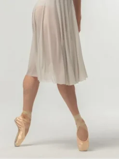 Dame Dansebutikken Ballet Underdele Damer|Skørter Til Skøjteløb-Beigefarvet langt pull on mesh skørt fra Mara Dancewear