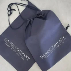 Dansebutikken Dansetasker|Dansesko Tilbehør-Dancecompany mørkeblå skopose med logo