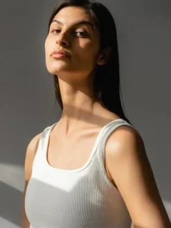Dame Dansebutikken Pilates Overdele|Yogatoppe-Drop of mindfulness hvid seamless rib top