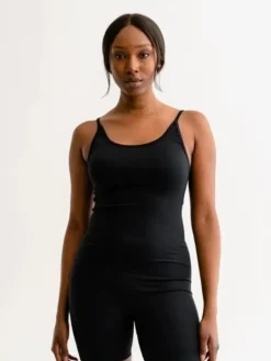 Dame Dansebutikken Heldragter Til Yoga|Heldragter Damer-Drop of Mindfulness Izzy rib kort jumpsuit i sort
