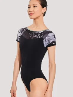 Dame Dansebutikken Balletdragter Damer-Grishko dragt i sort med korte ærmer og grafisk print