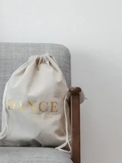 Dansebutikken Dansetasker-Hør rygsæk/mulepose med guld DANCE skrift