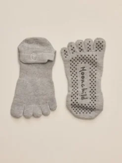 Dansebutikken Andet Til Yoga-Moonchild grå toe socks til yoga