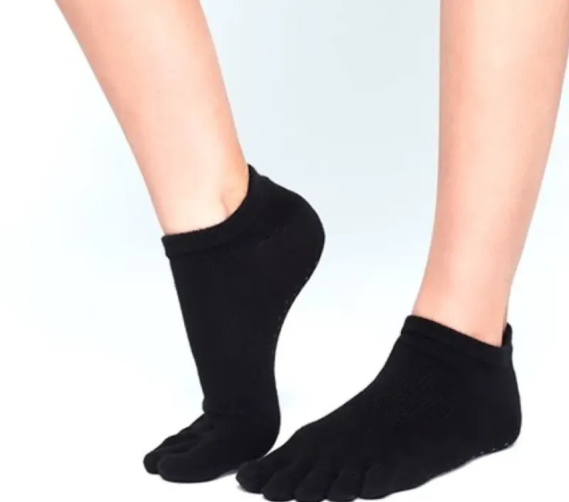 Dansebutikken Andet Til Yoga-Moonchild sorte toe socks til yoga