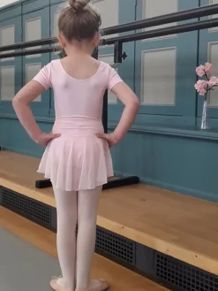 Børn Dansebutikken Gymnastikkjole Piger|Balletkjole Piger-Mørk rosa dragt med påsyet chiffon skørt Ballet Rosa