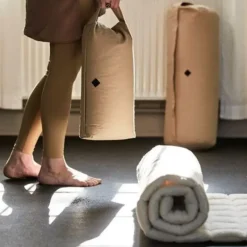 Dansebutikken Andet Til Yoga-Simple Days beige yoga meditationspude