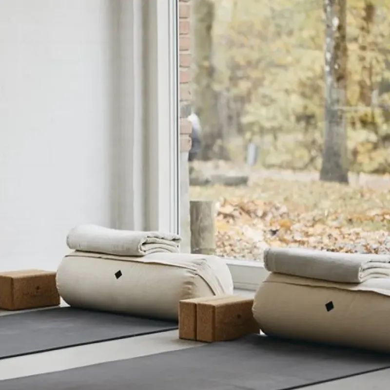 Dansebutikken Andet Til Yoga-Simple Days yogapølle i beige