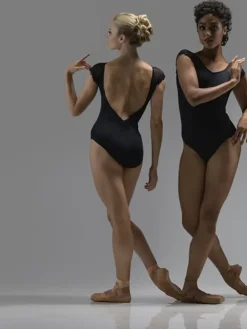 Dame Dansebutikken Balletdragter Damer-Sort dragt med mesh og blonder fra BalletRosa
