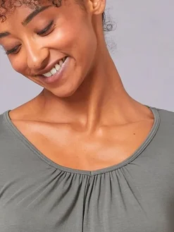 Dansebutikken Pilates Overdele|Yogabluser-TempsDanse khaki grøn bambus t-shirt